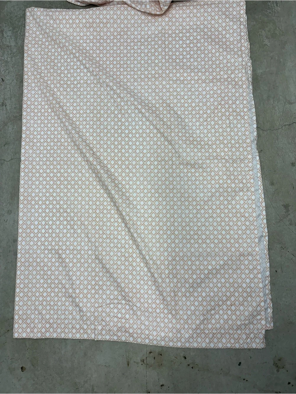 Twin Sheet Set 2-Piece White/Peach Geometric Rectangular Bedroom Bedding